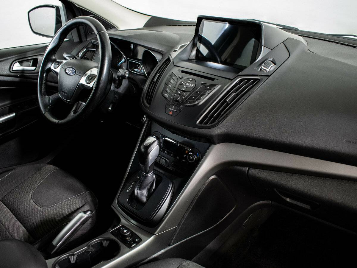 Ford Kuga с пробегом — 2015 год. Фото: #7