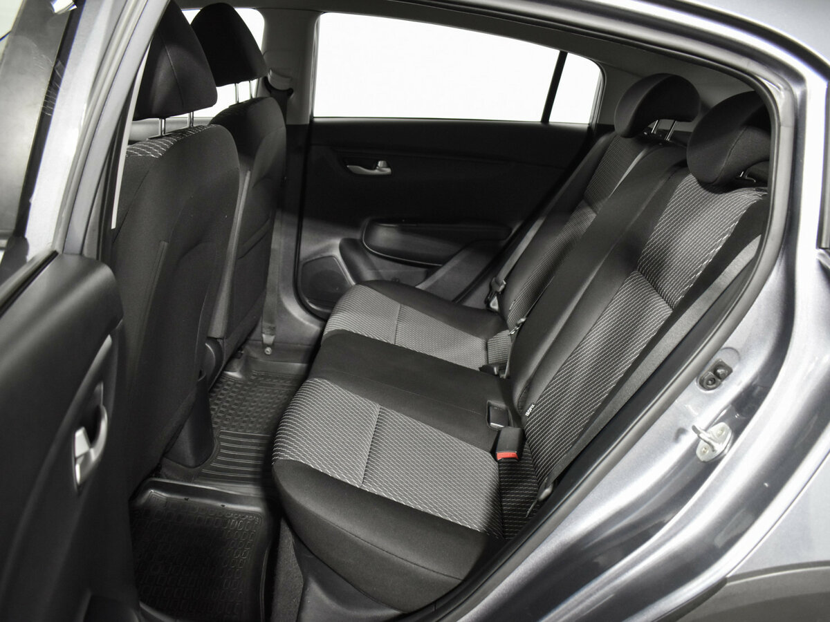 Kia Rio с пробегом — 2018 год. Фото: #10