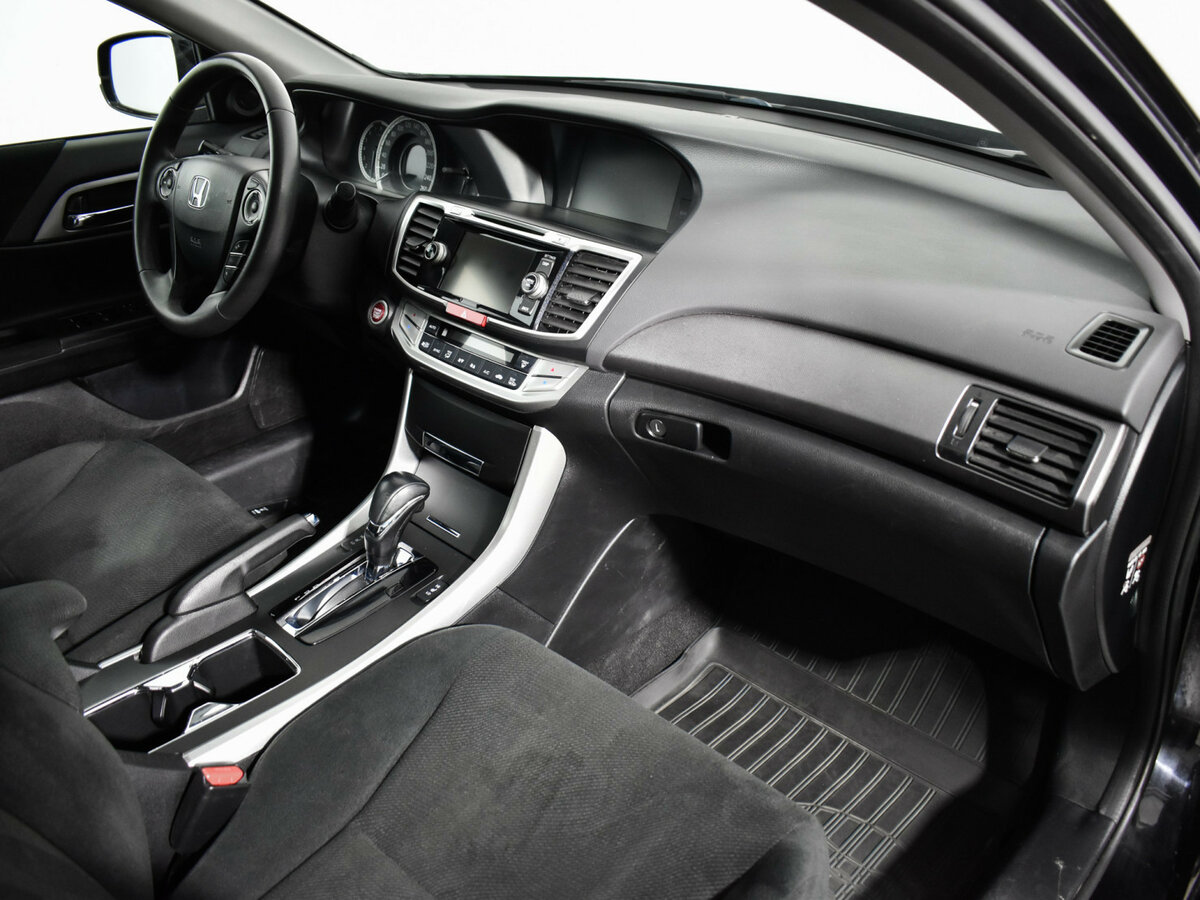 Honda Accord с пробегом — 2013 год. Фото: #10