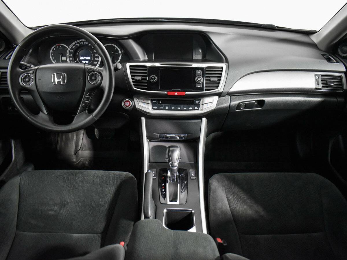 Honda Accord с пробегом — 2013 год. Фото: #11