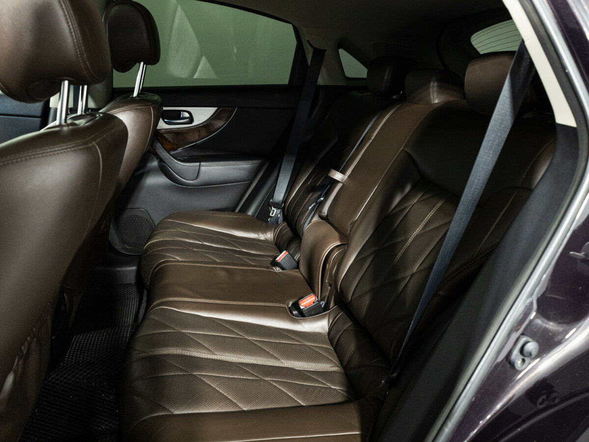 Infiniti FX с пробегом — 2012 год. Фото: #9