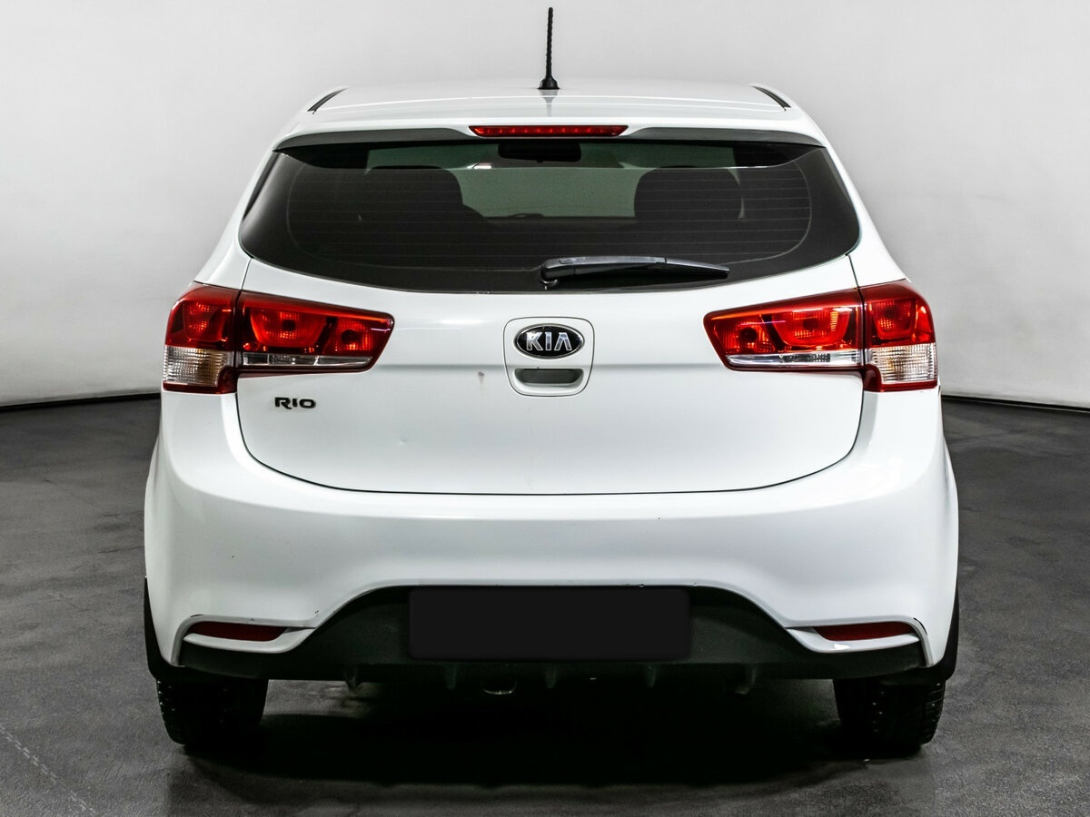 Kia Rio с пробегом — 2015 год. Фото: #5