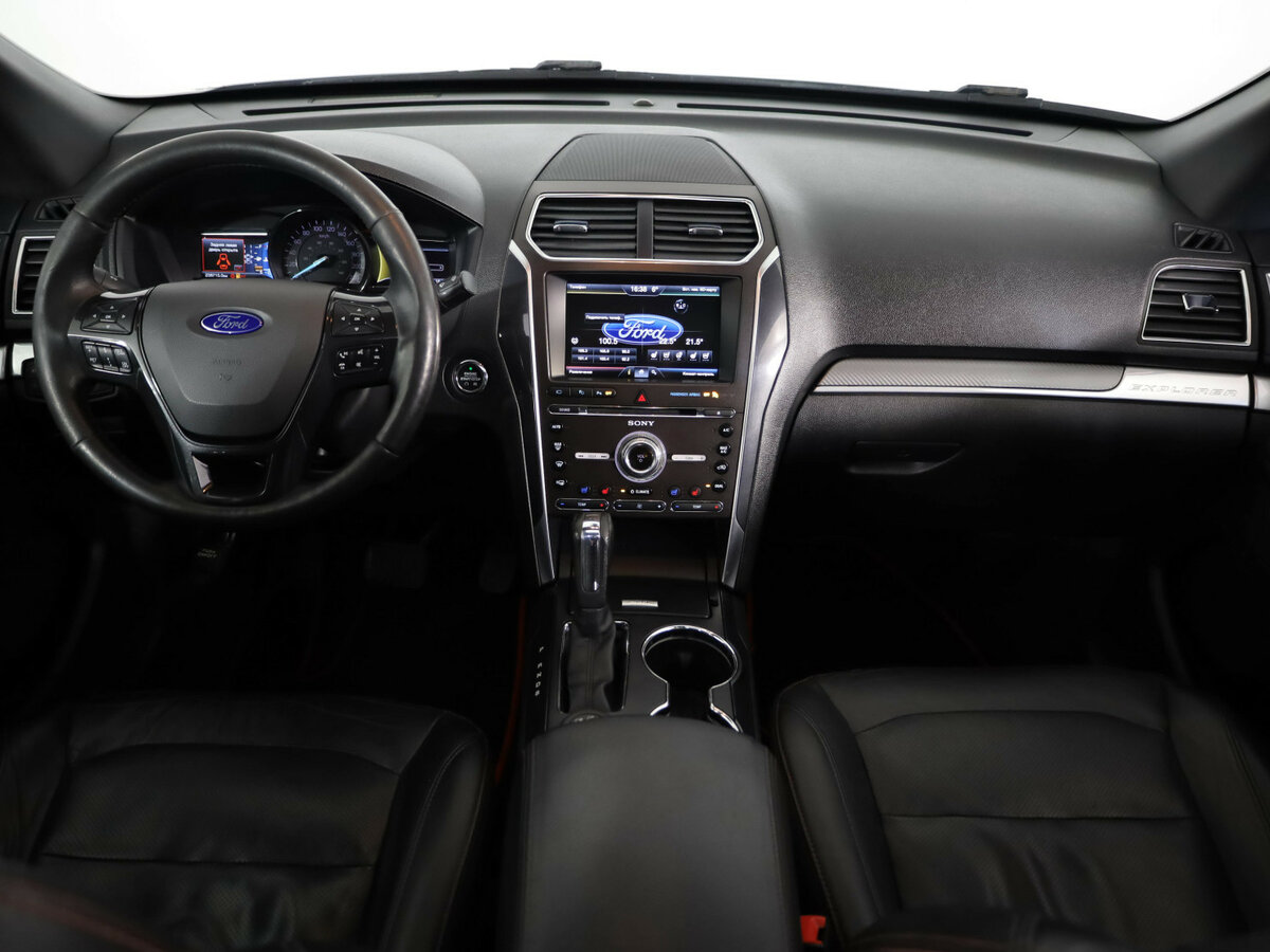 Ford Explorer с пробегом — 2015 год. Фото: #8