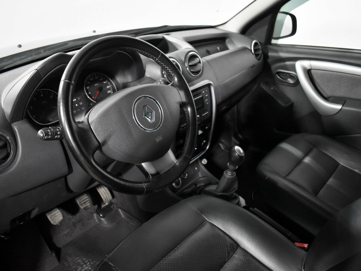 Renault Duster с пробегом — 2012 год. Фото: #8