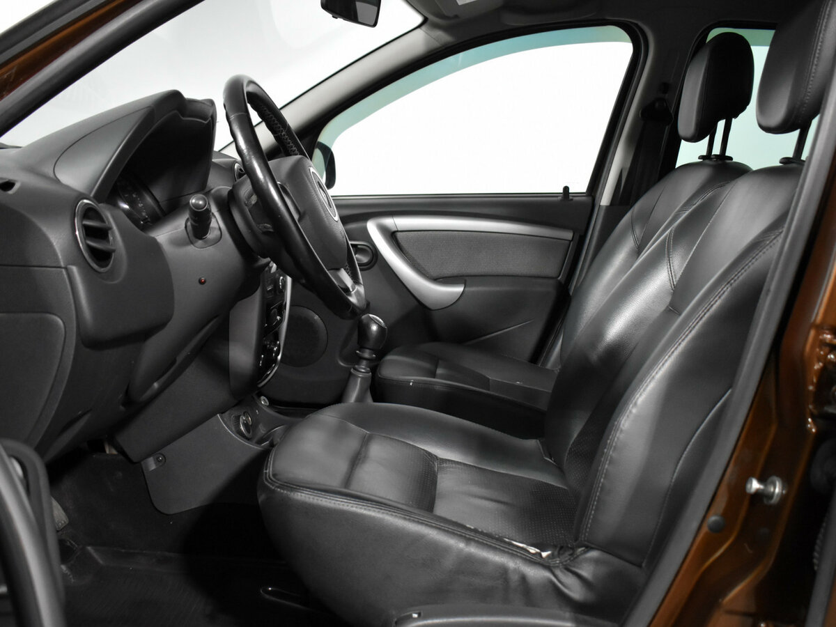 Renault Duster с пробегом — 2012 год. Фото: #9
