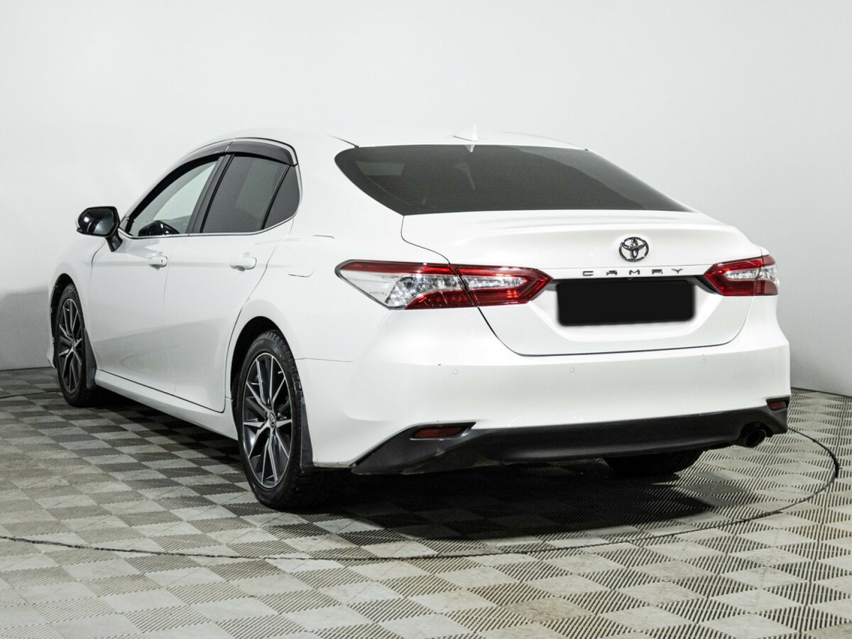 Toyota Camry с пробегом — 2021 год. Фото: #6