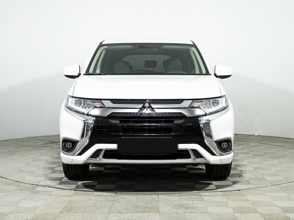 Mitsubishi Outlander с пробегом — 2022 год. Фото: #1