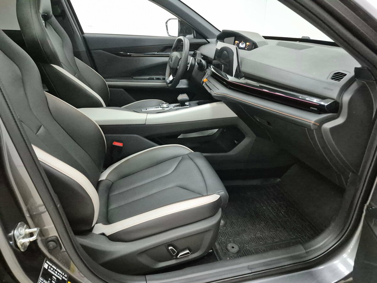 Changan UNI-V с пробегом — 2024 год. Фото: #12