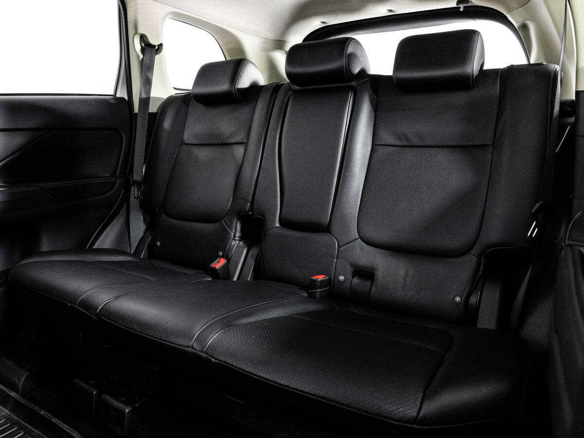 Mitsubishi Outlander с пробегом — 2016 год. Фото: #17