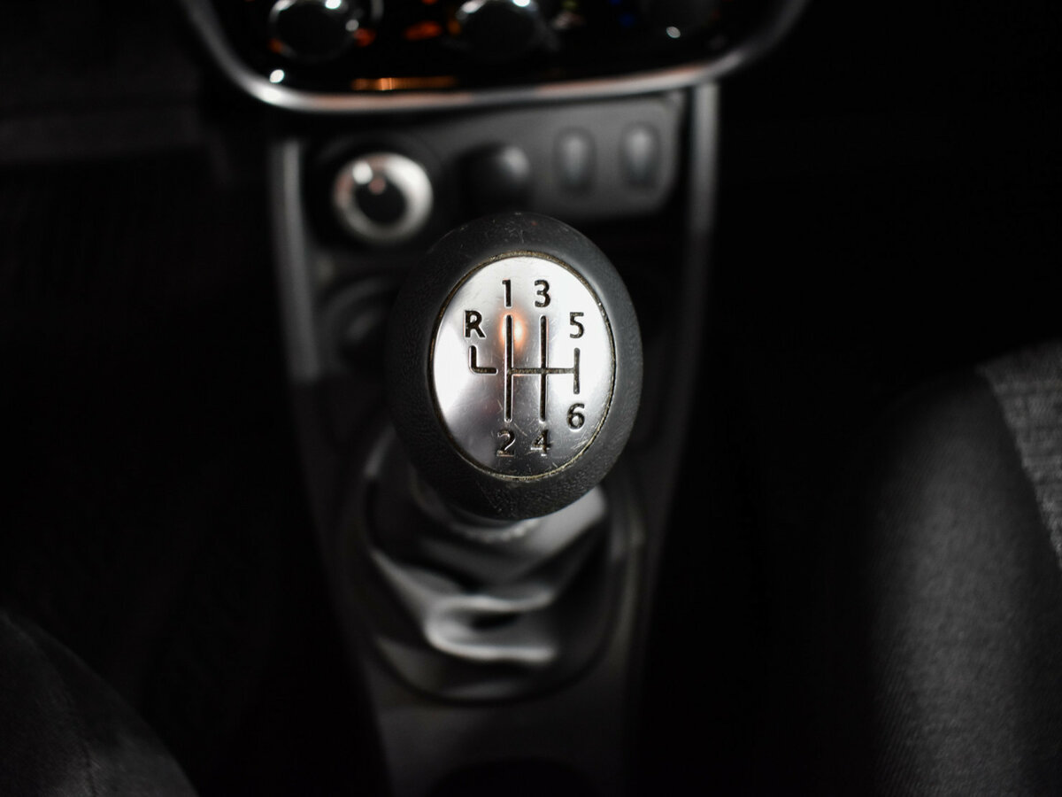 Renault Duster с пробегом — 2013 год. Фото: #16