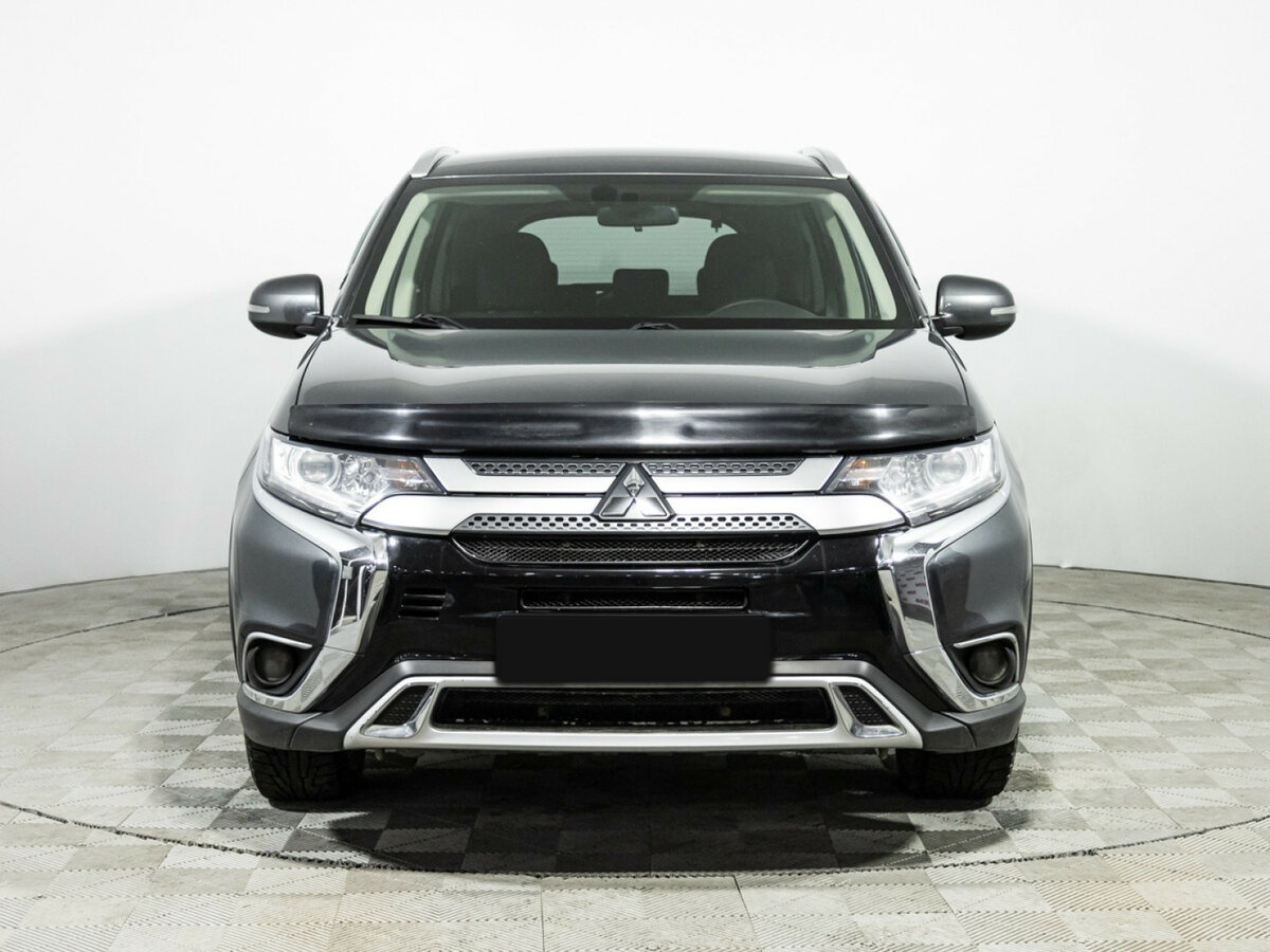 Mitsubishi Outlander с пробегом — 2020 год. Фото: #1