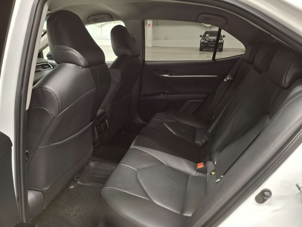 Toyota Camry с пробегом — 2020 год. Фото: #11