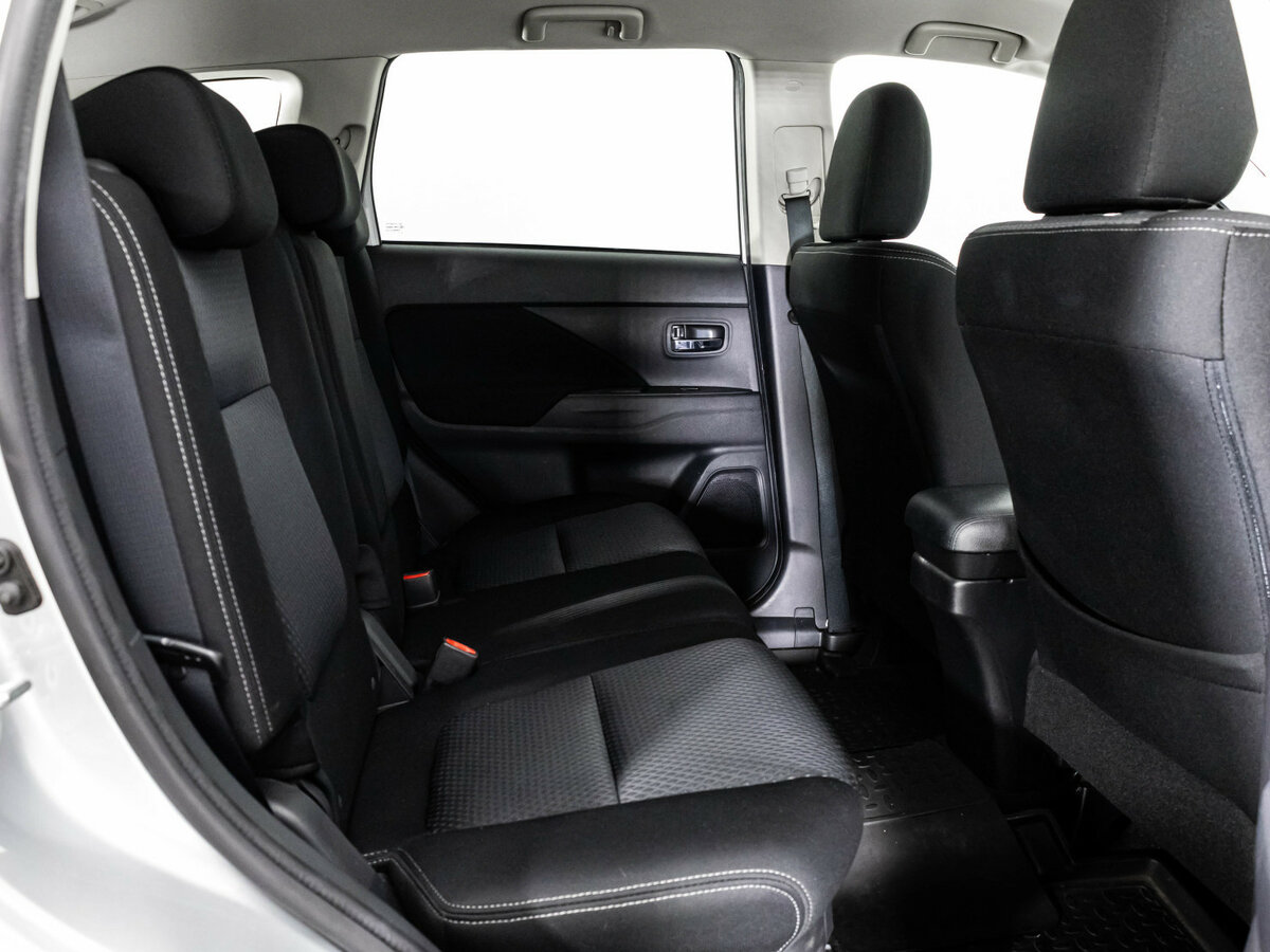 Mitsubishi Outlander с пробегом — 2018 год. Фото: #14