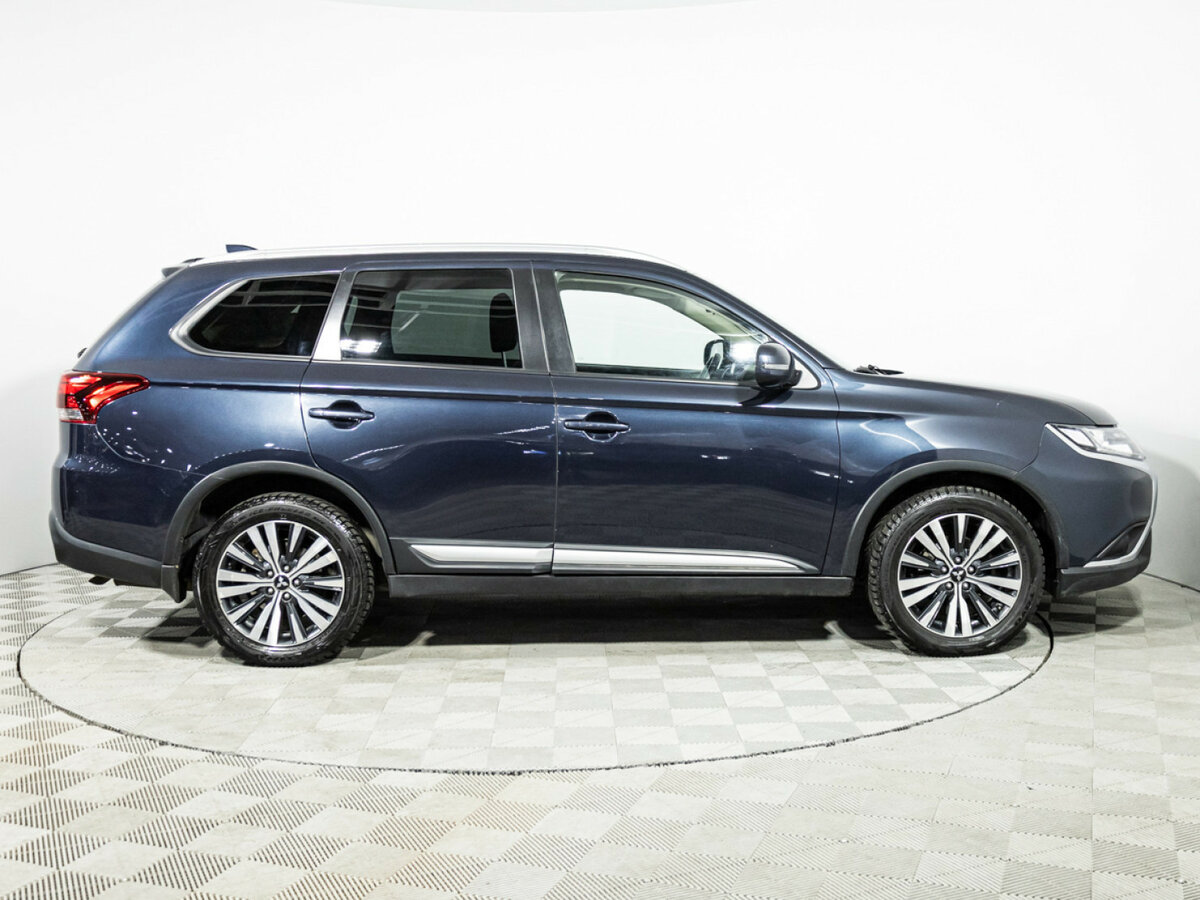 Mitsubishi Outlander с пробегом — 2019 год. Фото: #3