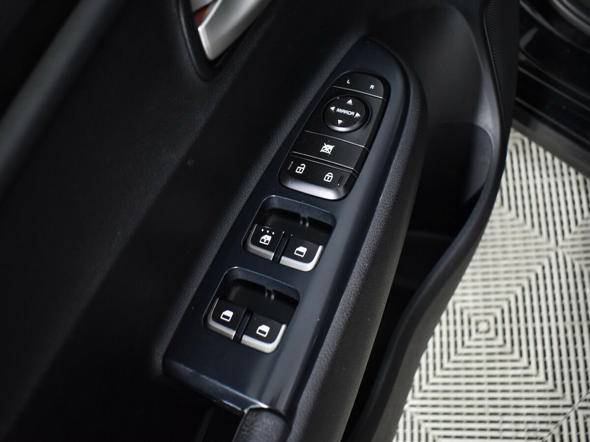 Kia Rio с пробегом — 2019 год. Фото: #13