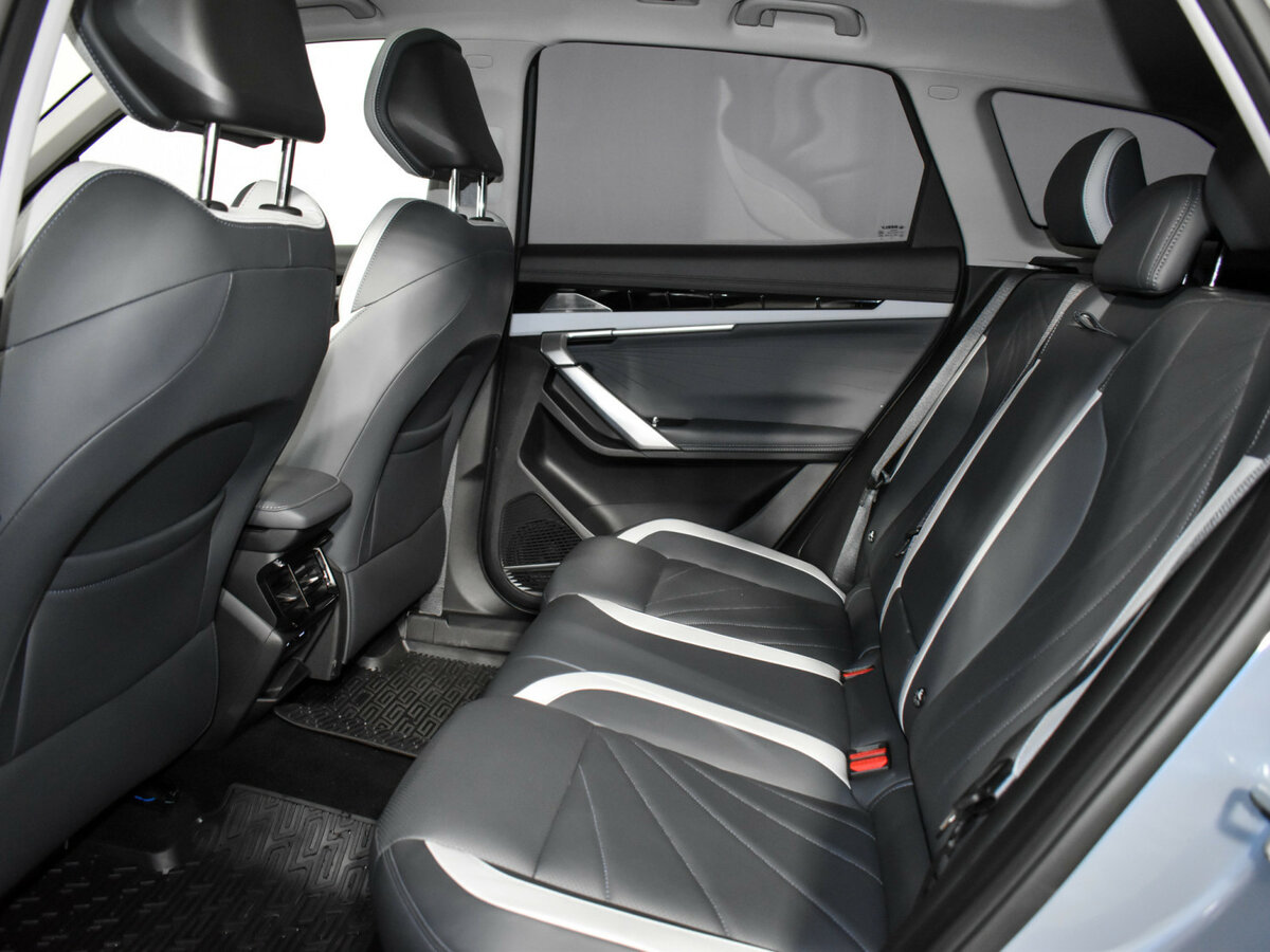 Geely Atlas с пробегом — 2024 год. Фото: #10