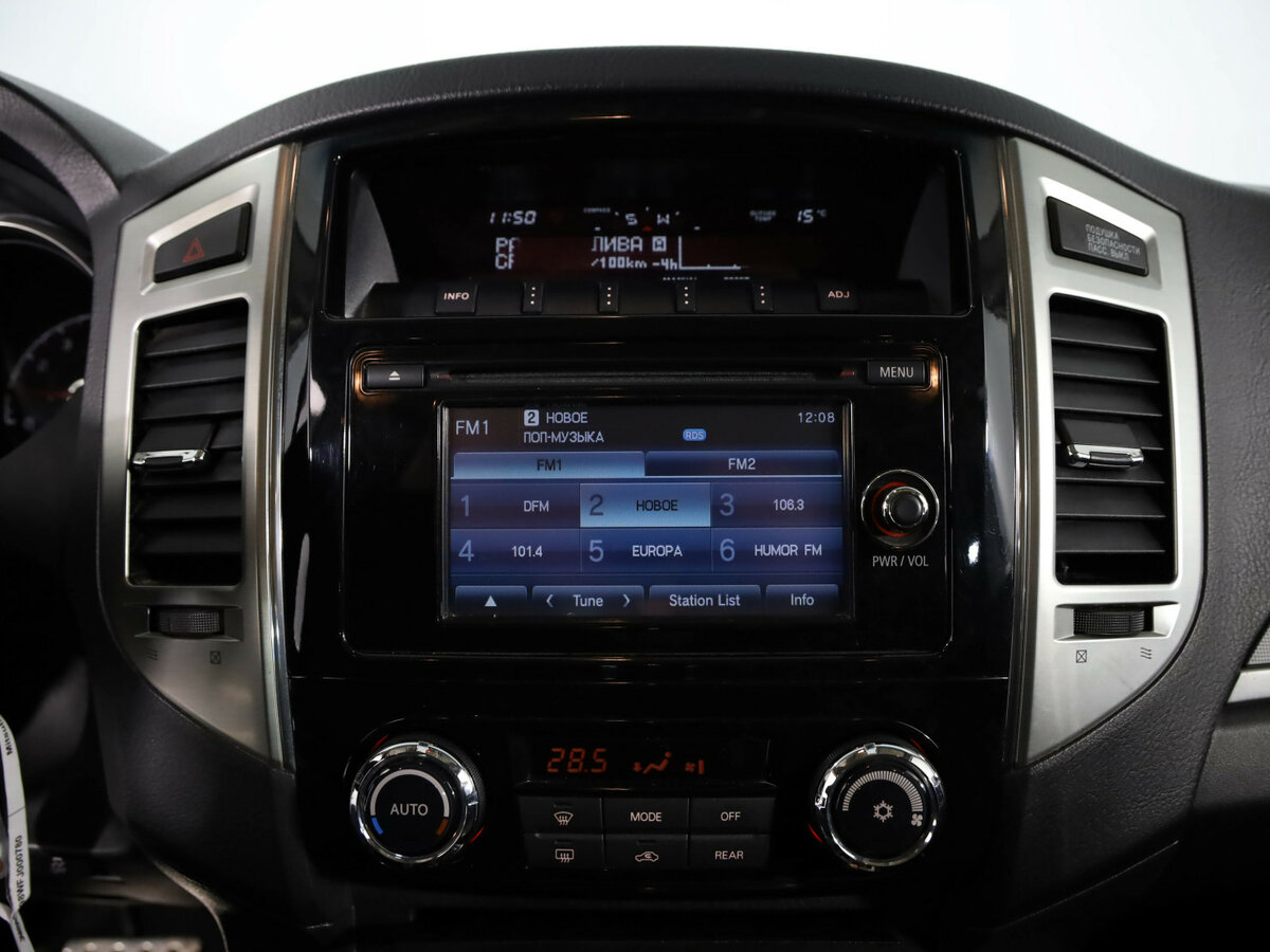 Mitsubishi Pajero с пробегом — 2015 год. Фото: #13