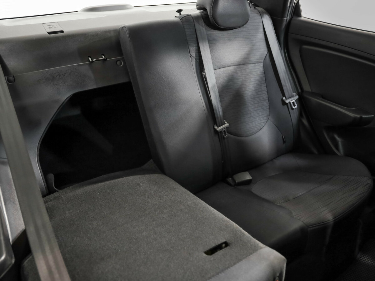 Hyundai Solaris с пробегом — 2016 год. Фото: #18