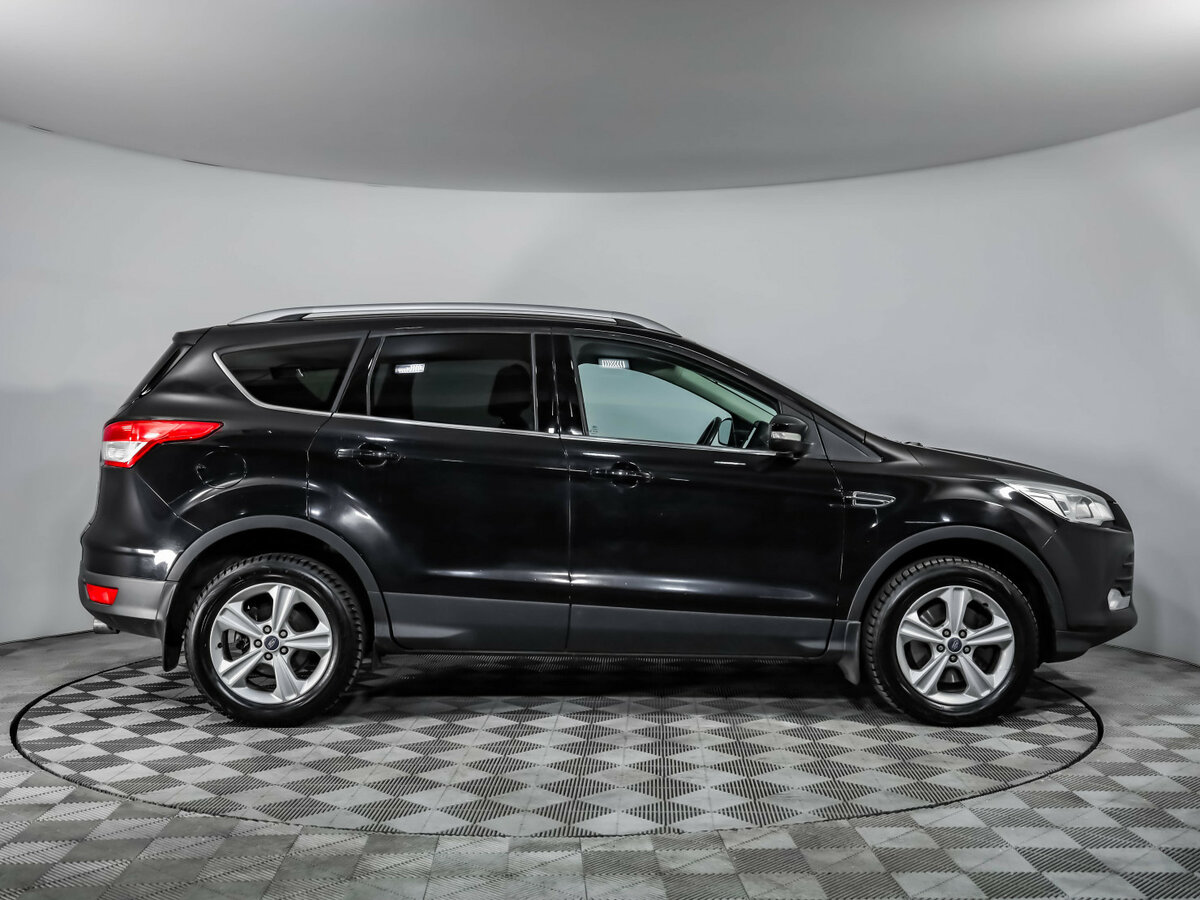 Ford Kuga с пробегом — 2015 год. Фото: #3