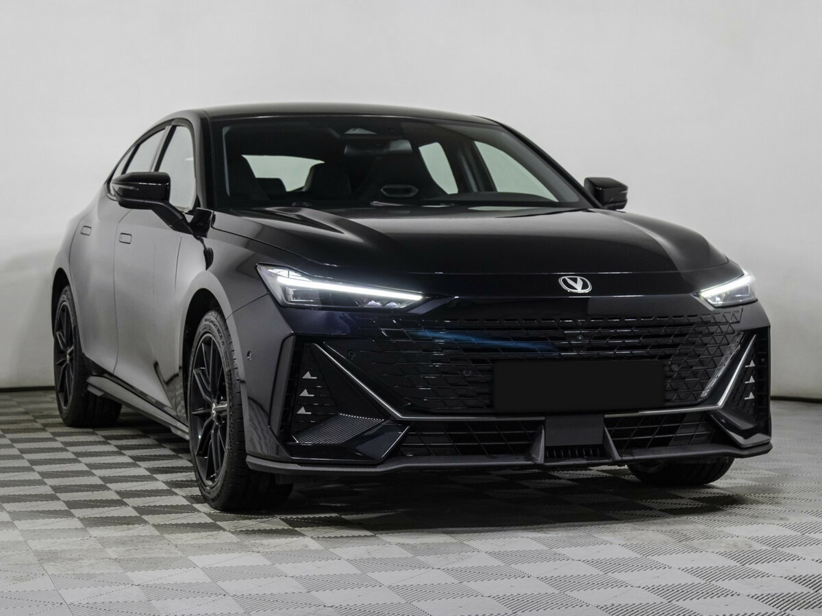 Changan UNI-V с пробегом — 2024 год. Фото: #2