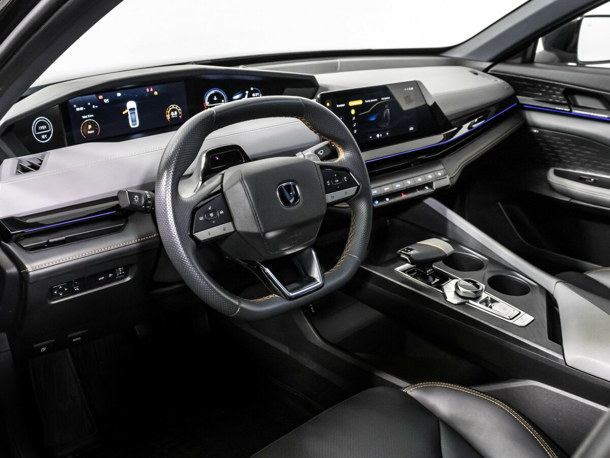 Changan UNI-V с пробегом — 2023 год. Фото: #12