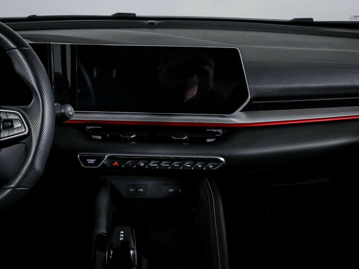 Geely Coolray с пробегом — 2024 год. Фото: #10