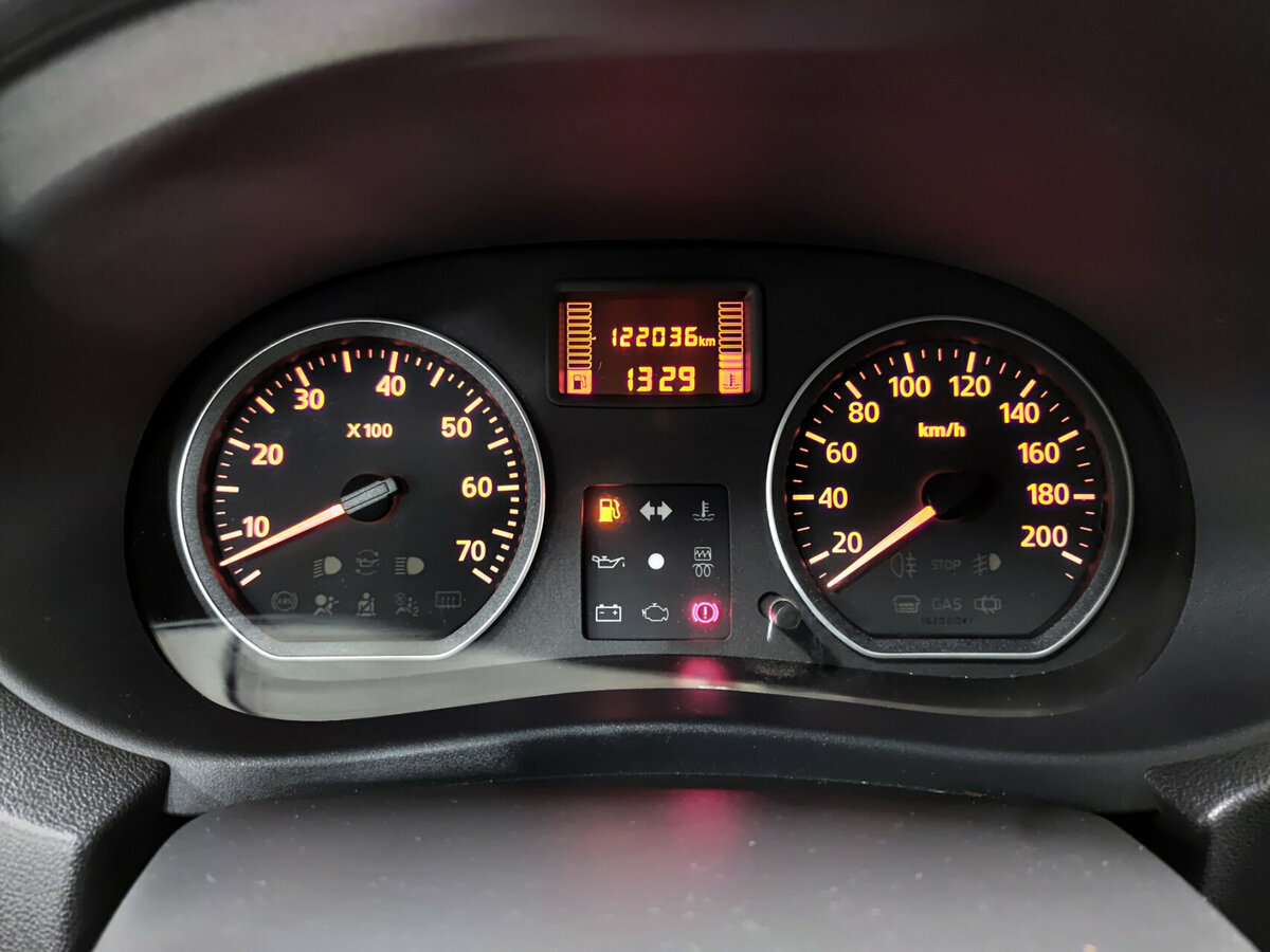 Nissan Almera с пробегом — 2015 год. Фото: #11