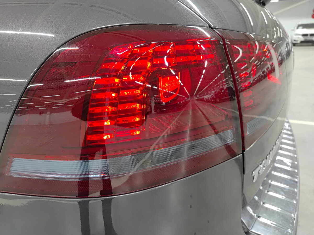 Volkswagen Touareg с пробегом — 2012 год. Фото: #8