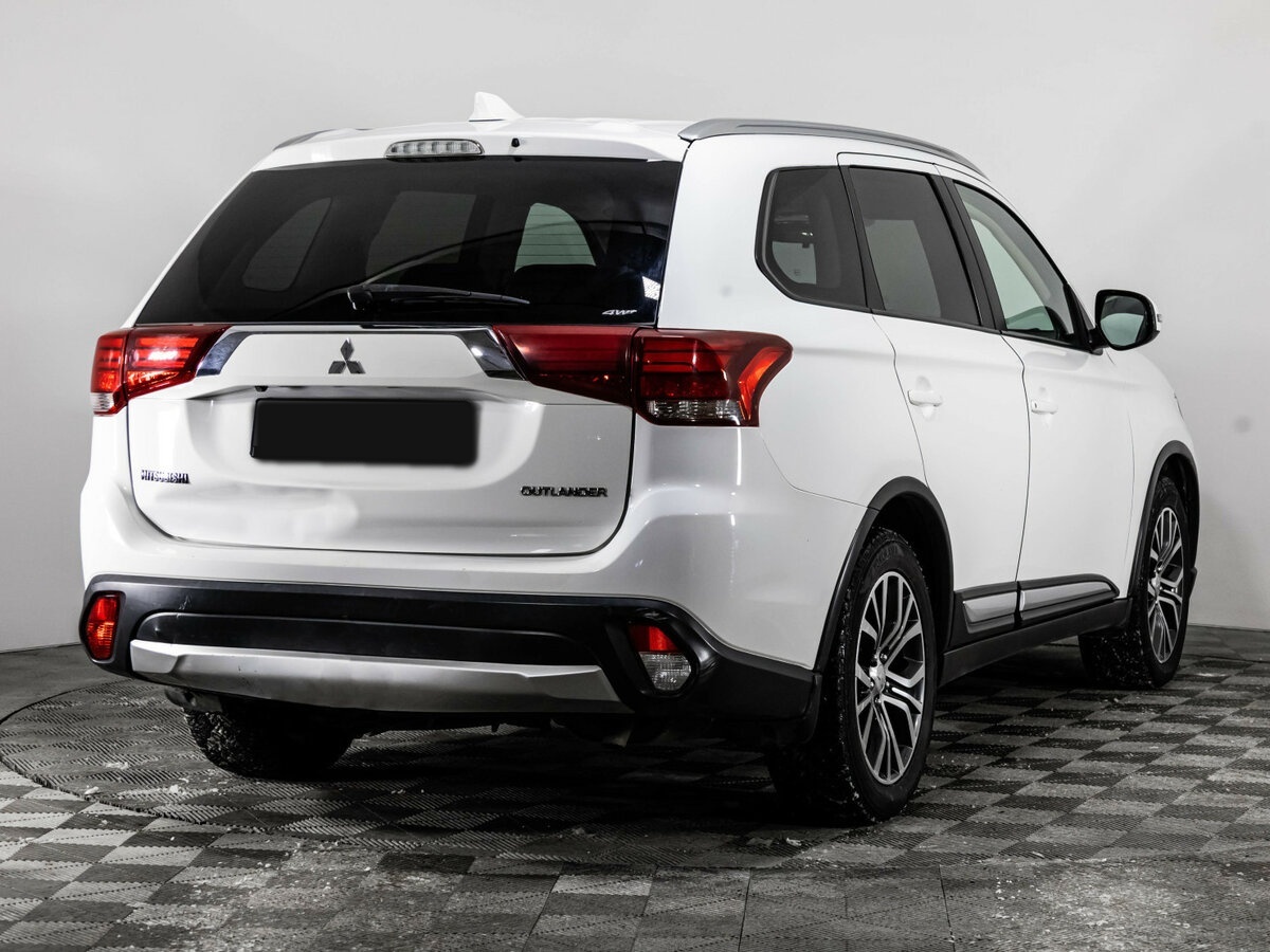 Mitsubishi Outlander с пробегом — 2017 год. Фото: #3