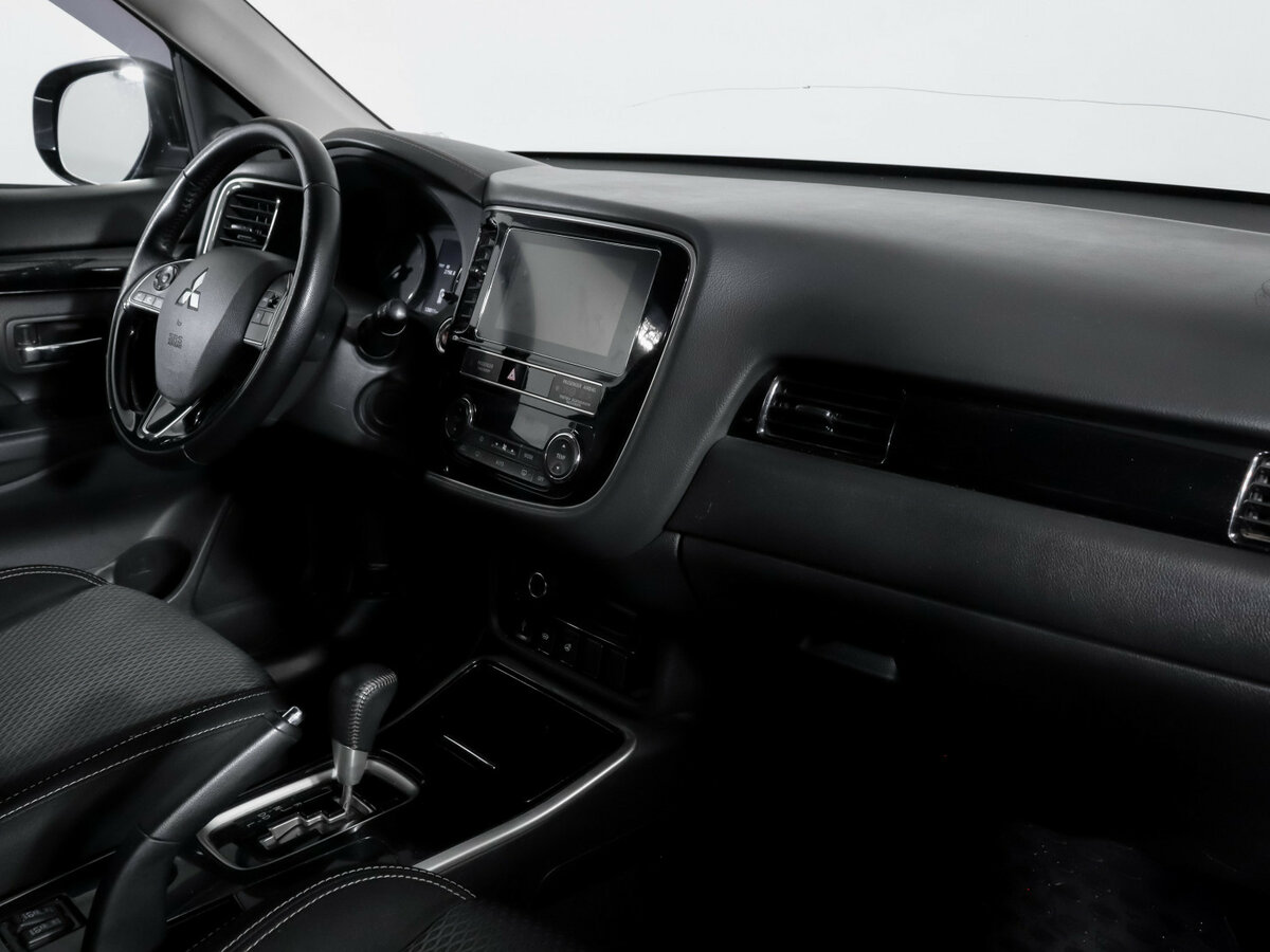 Mitsubishi Outlander с пробегом — 2019 год. Фото: #8