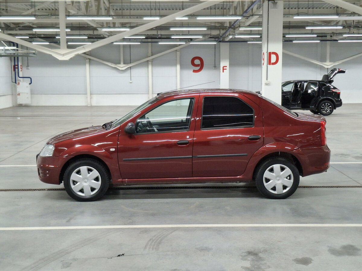 Renault Logan с пробегом — 2012 год. Фото: #7