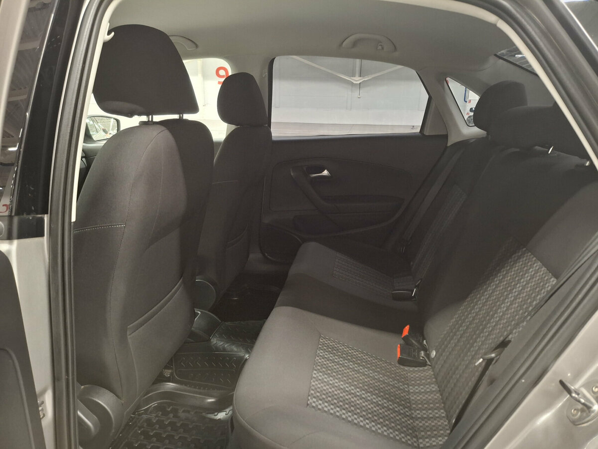 Volkswagen Polo с пробегом — 2018 год. Фото: #11