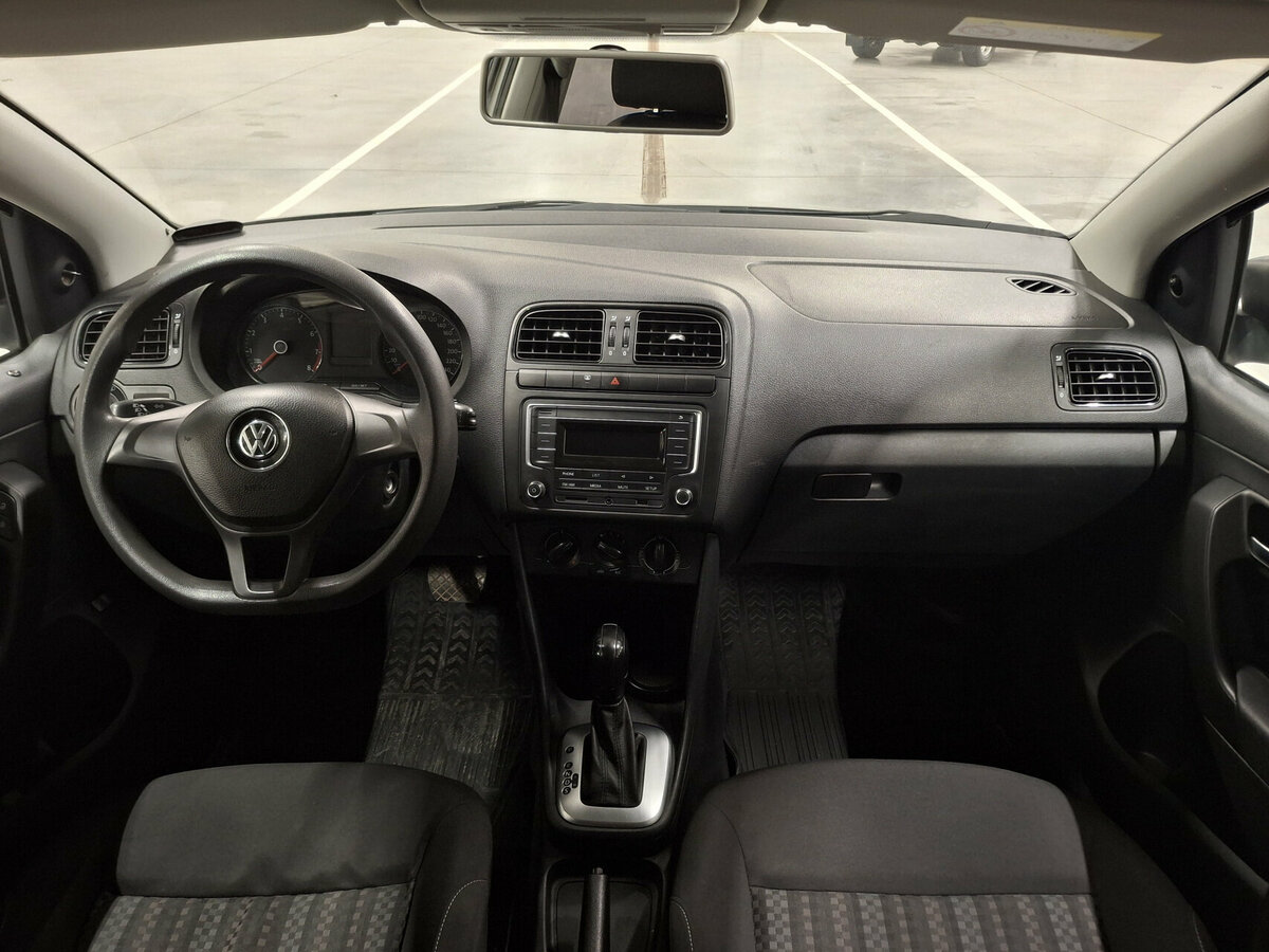 Volkswagen Polo с пробегом — 2018 год. Фото: #13