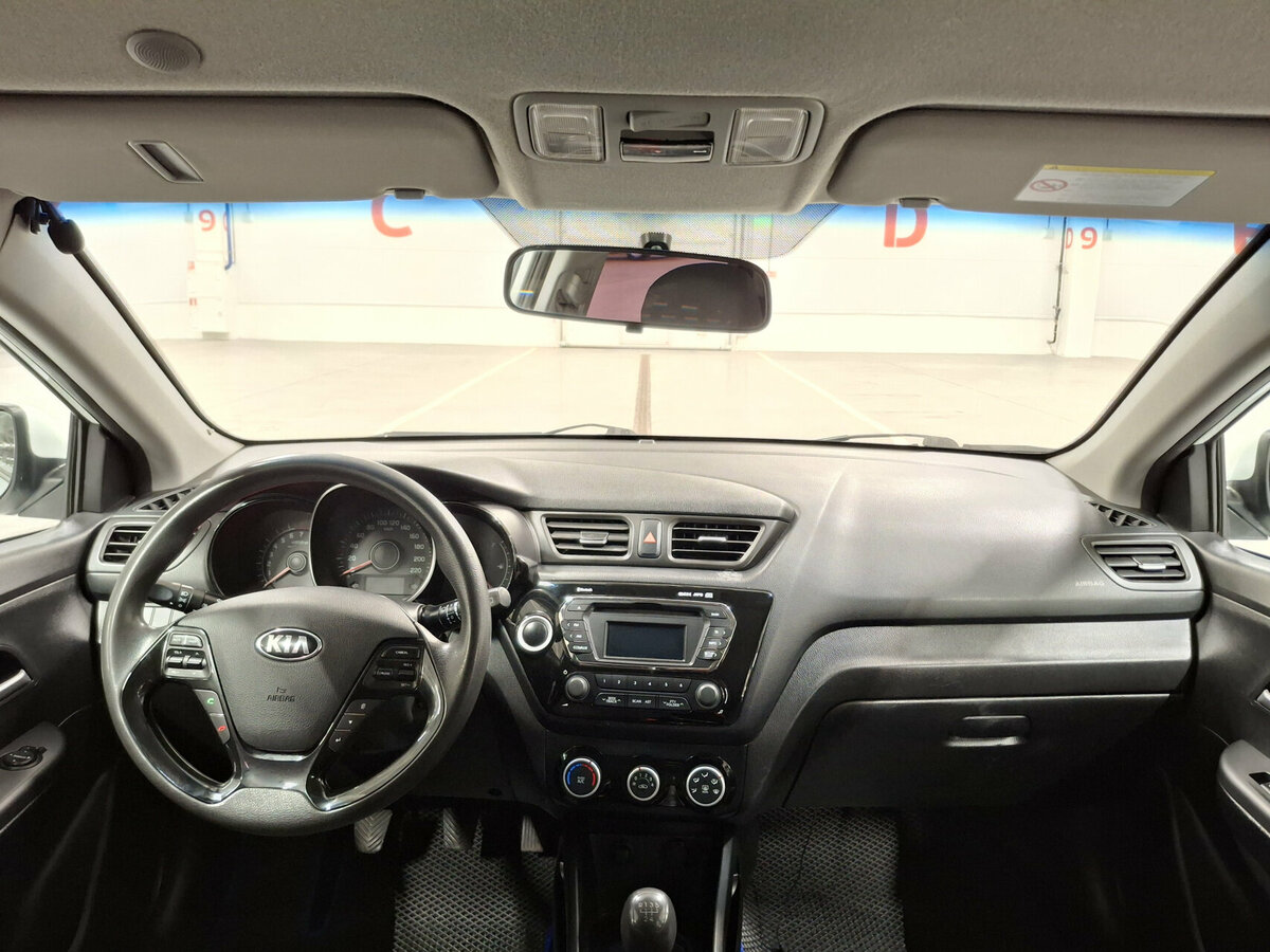 Kia Rio с пробегом — 2017 год. Фото: #13
