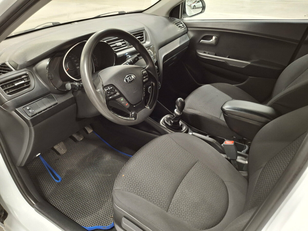 Kia Rio с пробегом — 2017 год. Фото: #15