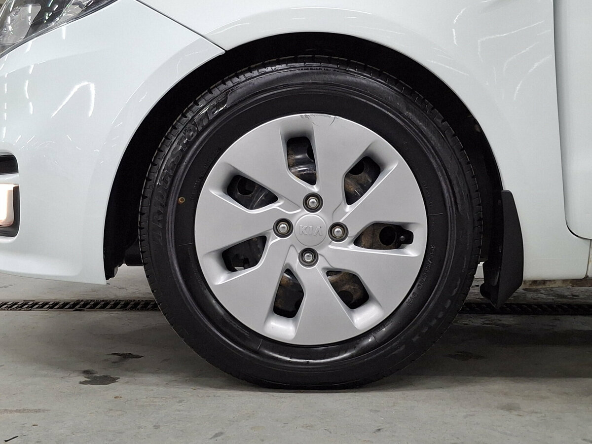 Kia Rio с пробегом — 2017 год. Фото: #17