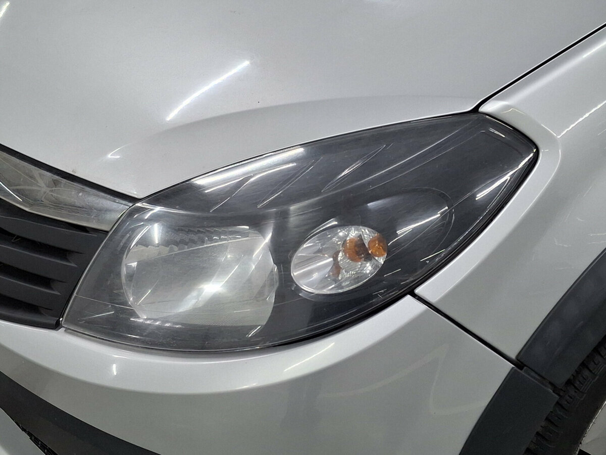 Renault Sandero с пробегом — 2013 год. Фото: #16