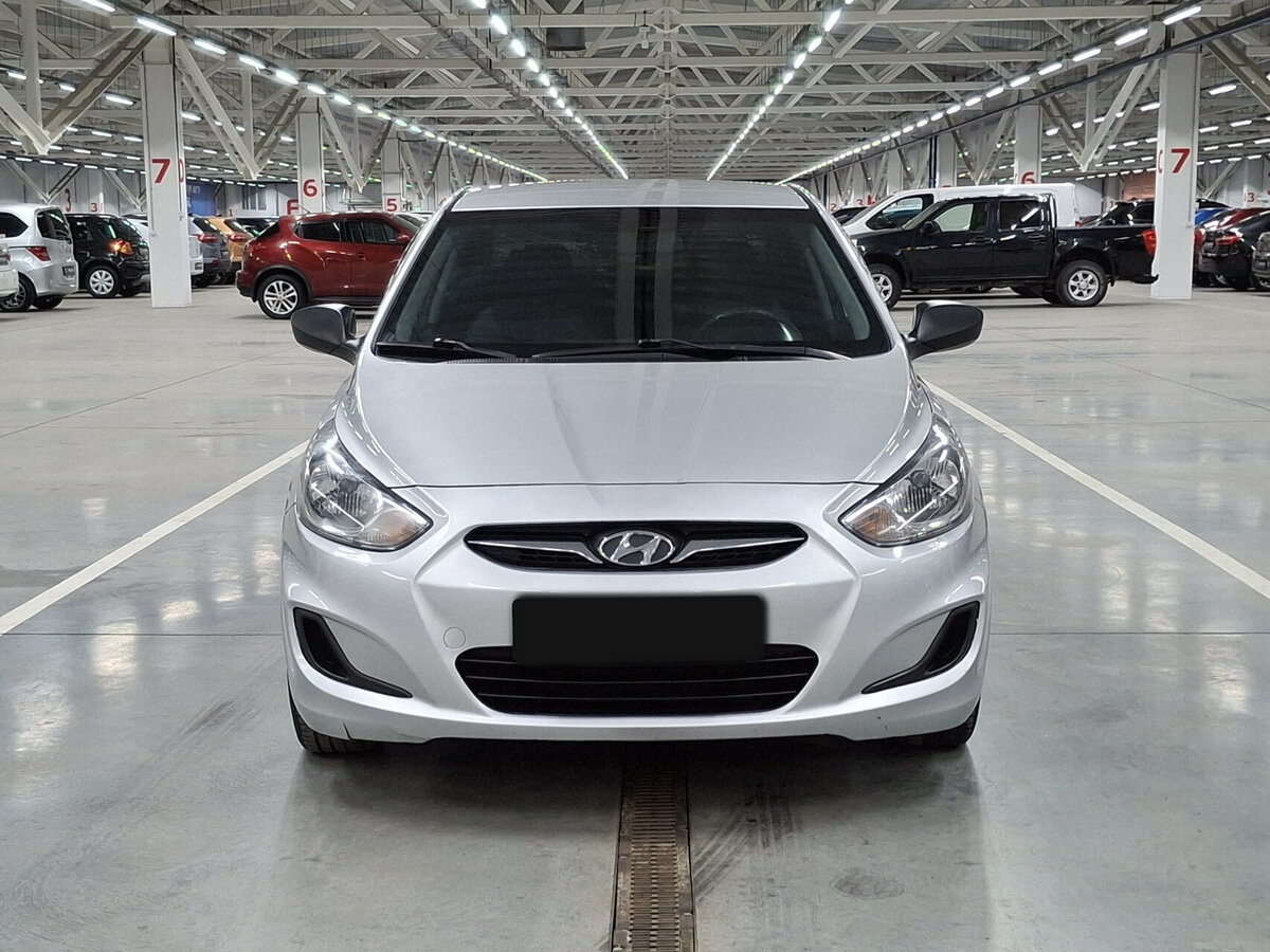 Hyundai Solaris с пробегом — 2014 год. Фото: #1