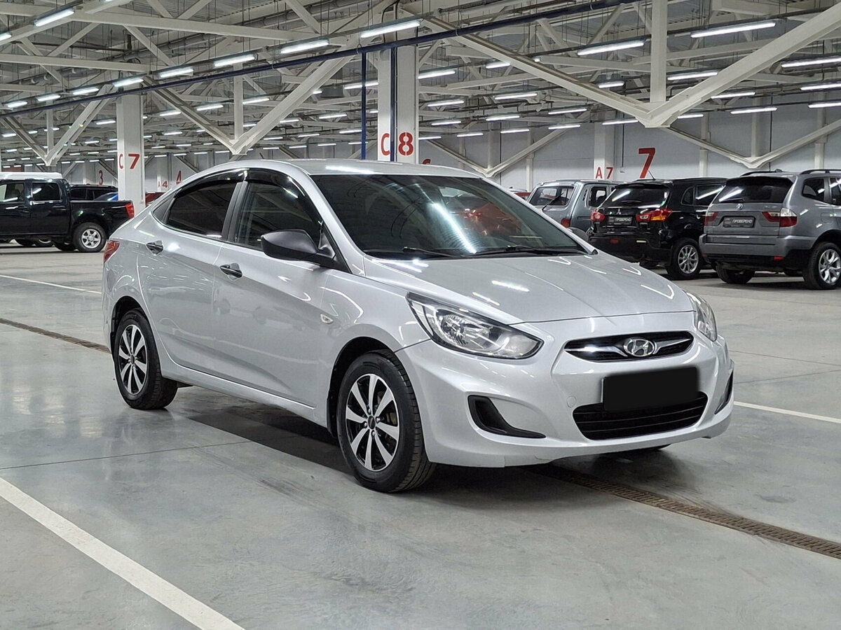 Hyundai Solaris с пробегом — 2014 год. Фото: #2