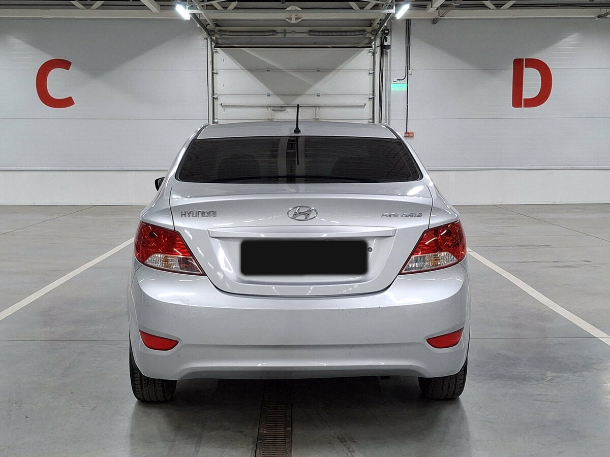 Hyundai Solaris с пробегом — 2014 год. Фото: #5