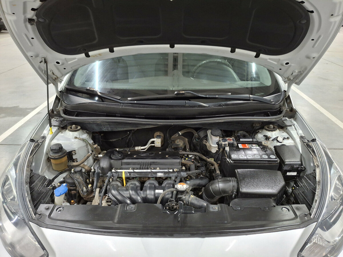 Hyundai Solaris с пробегом — 2014 год. Фото: #8