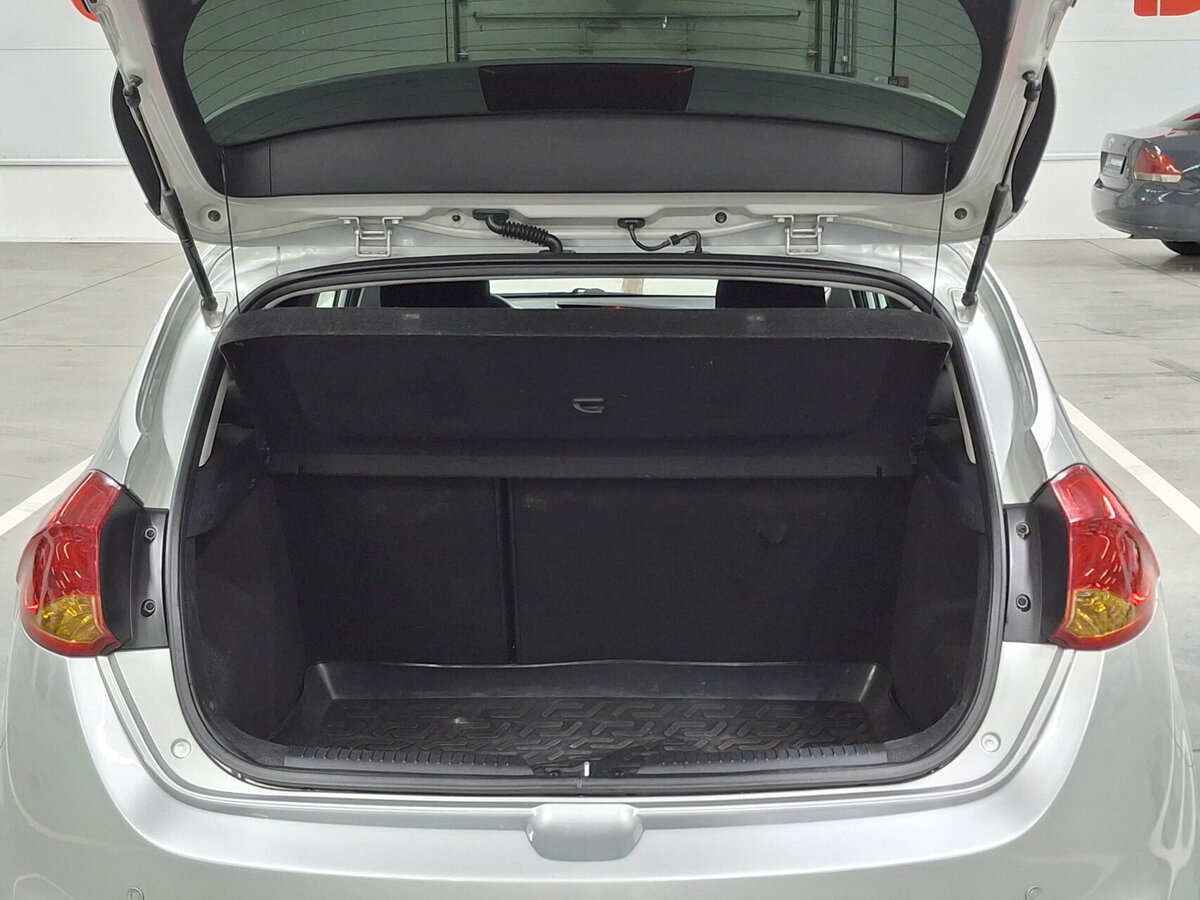 Kia Ceed с пробегом — 2013 год. Фото: #9