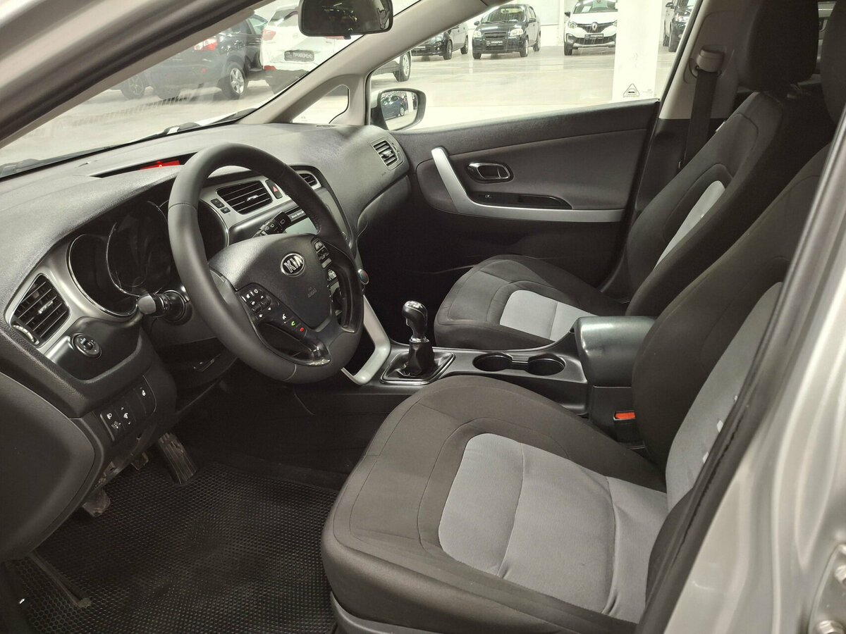 Kia Ceed с пробегом — 2013 год. Фото: #15