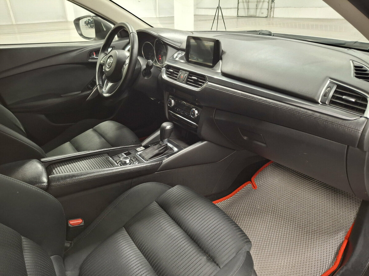 Mazda 6 с пробегом — 2015 год. Фото: #10