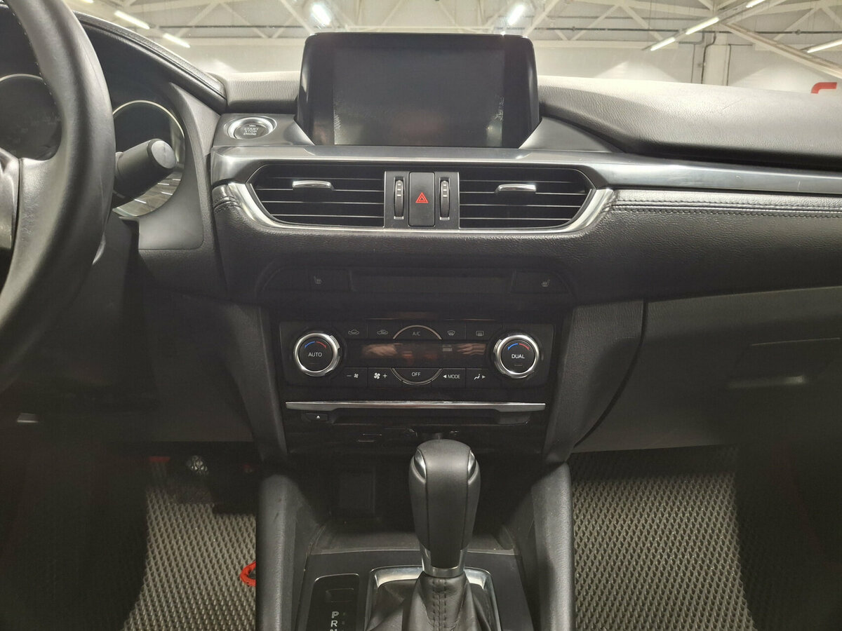 Mazda 6 с пробегом — 2015 год. Фото: #14