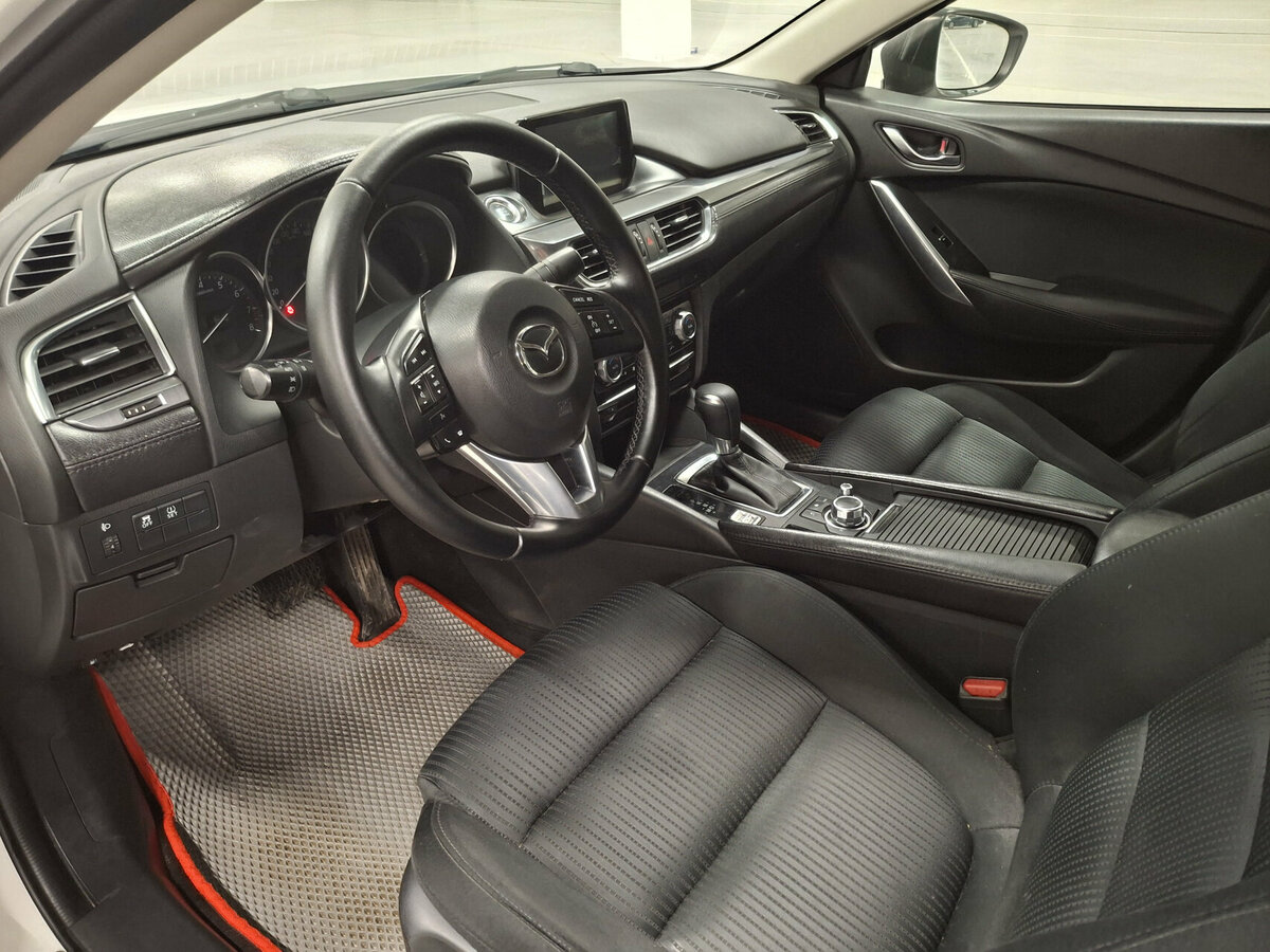 Mazda 6 с пробегом — 2015 год. Фото: #15