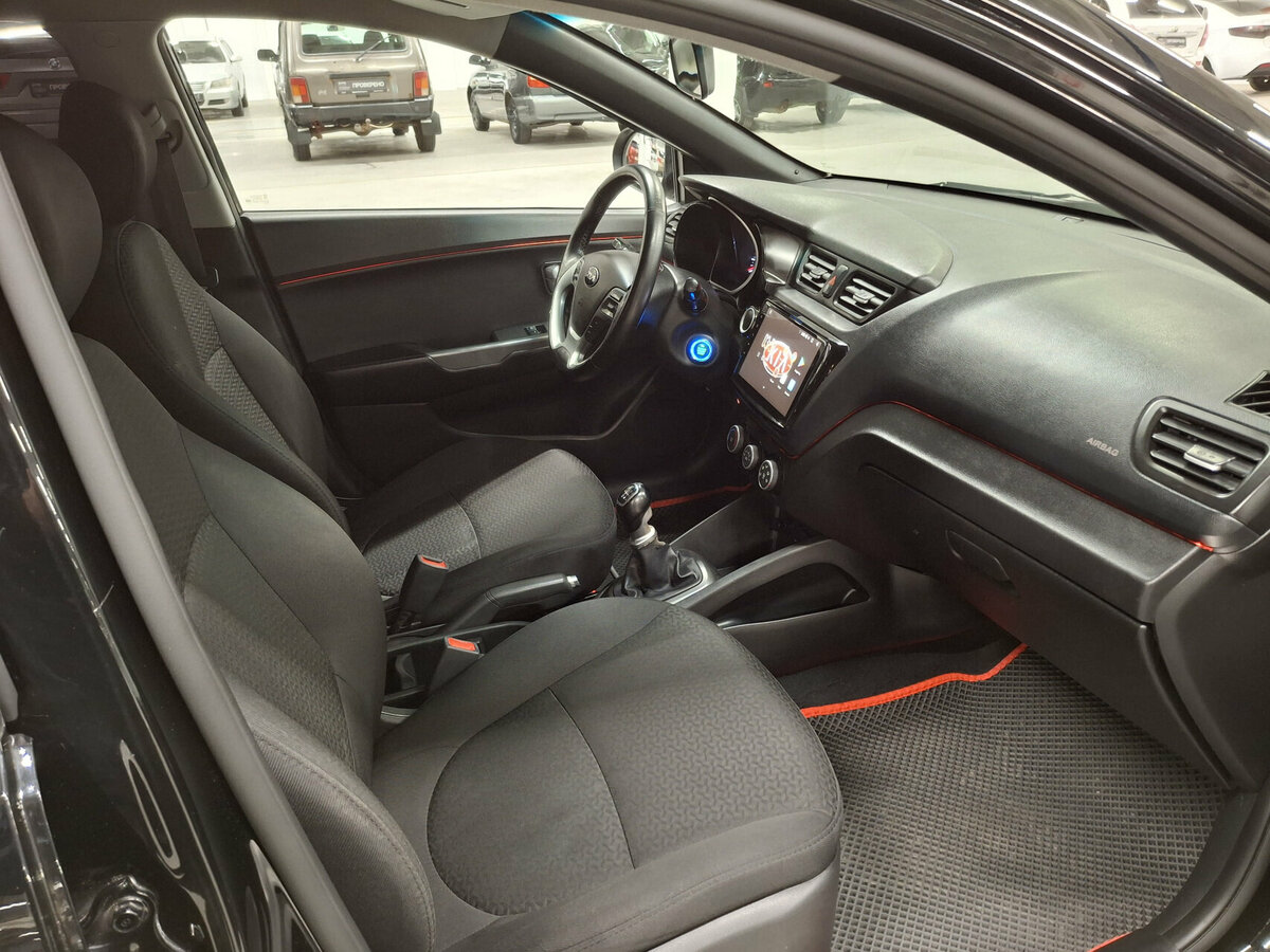 Kia Rio с пробегом — 2016 год. Фото: #10