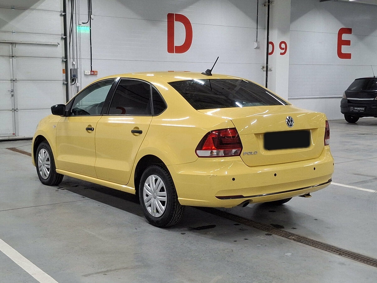 Volkswagen Polo с пробегом — 2017 год. Фото: #6