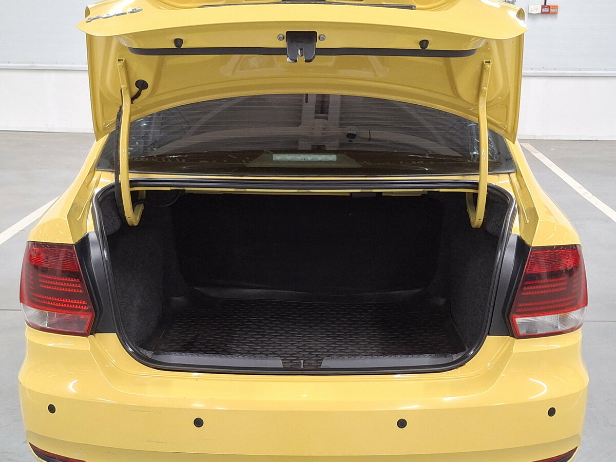 Volkswagen Polo с пробегом — 2017 год. Фото: #9