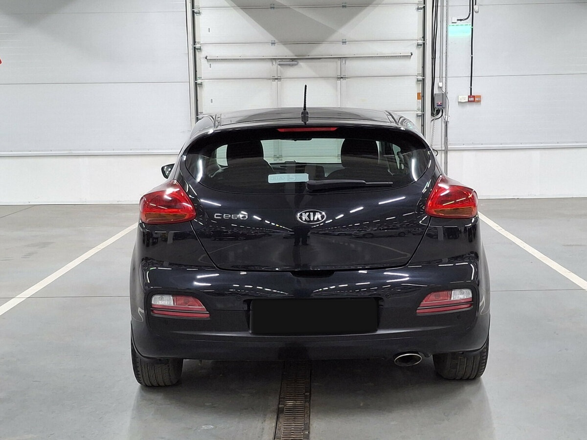 Kia Ceed с пробегом — 2015 год. Фото: #5